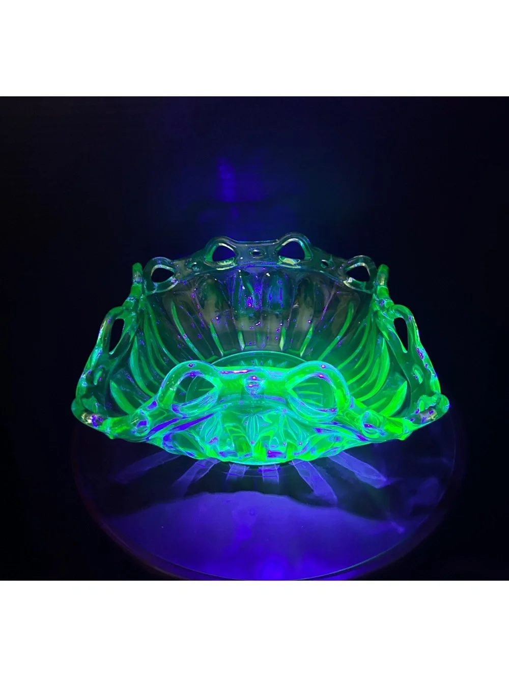 Fostoria Green Uranium Colonial Prism Square Centerpiece Bowl